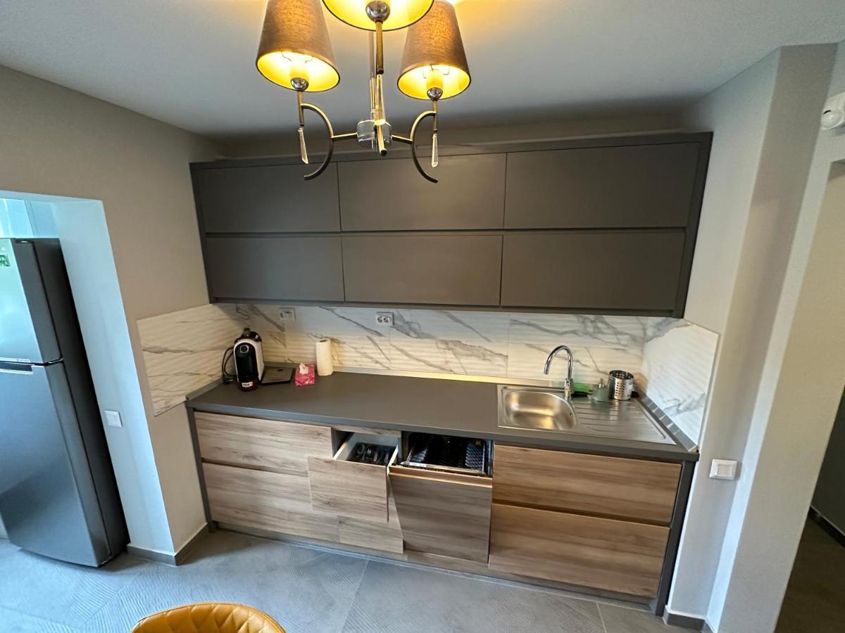 Page1 Ultracentral Apartament Targoviste Exteriör bild